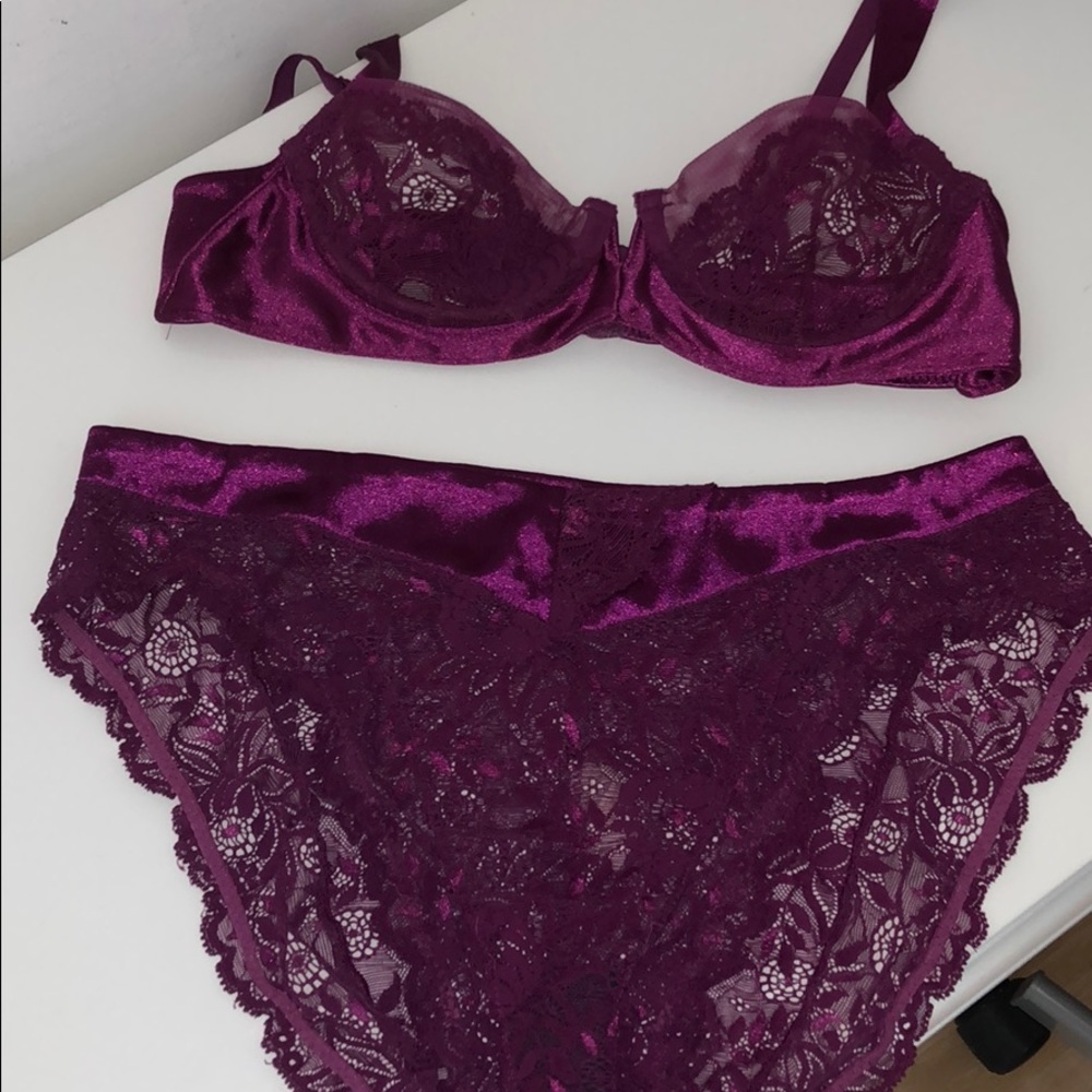 VS VINTAGE SATIN, LACE, & MESH PURPLE BRA & PANTY - Picture 2 of 15
